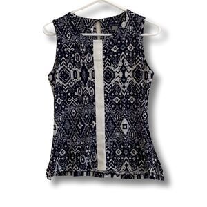 🔹4/$25 — Tommy Hilfiger navy & white top